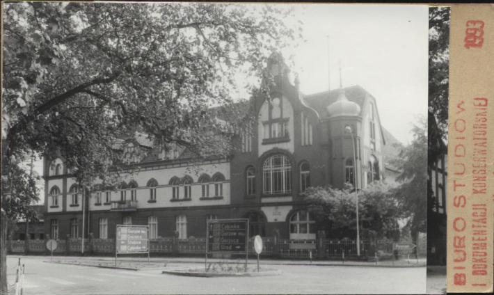 bank, ob. liceum, skan 2