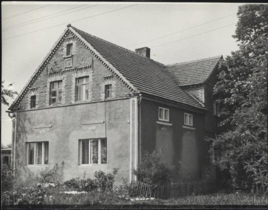 dom z budynkiem gospodarczym, skan 3