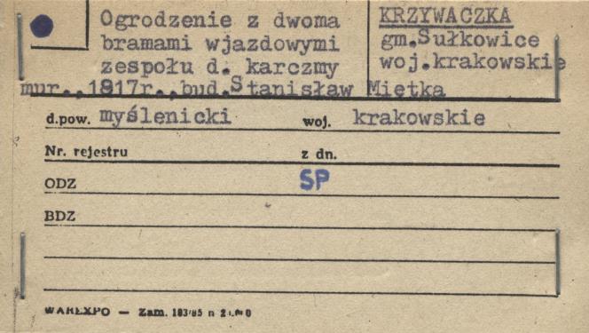 ogrodzenie z dwoma bramami wjazdowymi zespołu d. karczmy, skan 1