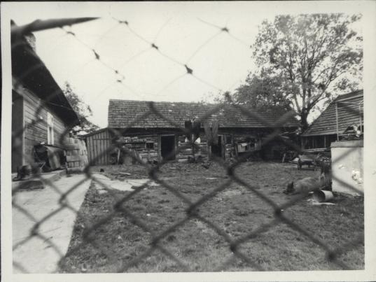 dom z zabudową gospodarczą, skan 4