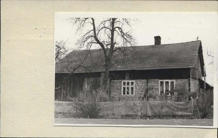 dom ze stodołą, skan 2