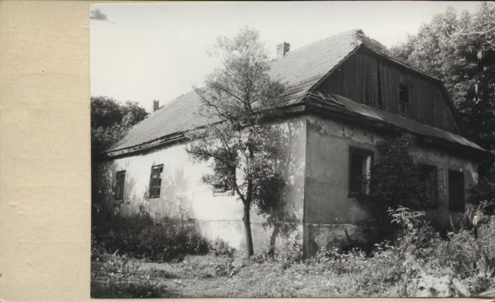 dwór w zespole dworskim, skan 2