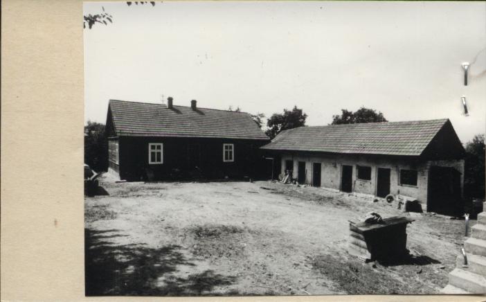 zagroda - dom, obórka, skan 2