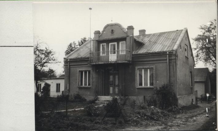 dom w zagrodzie, skan 2