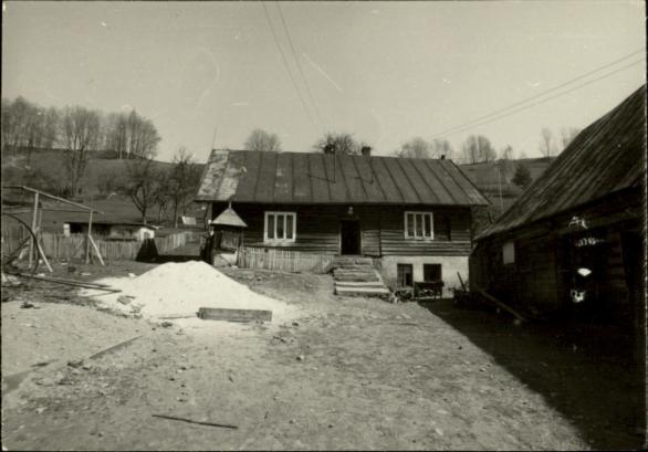 dom i zabudowa gospodarcza, skan 2