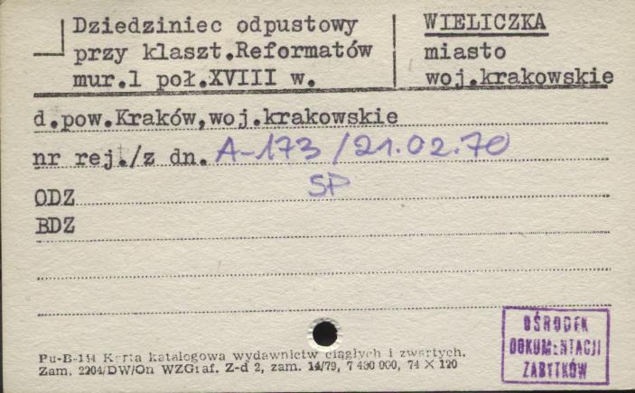 dziedziniec odpustowy, skan 1