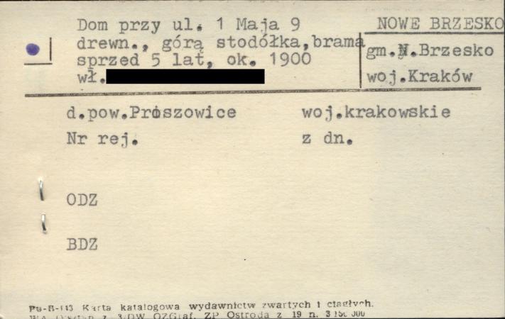 dom, górą stodółka, brama sprzed 5 lat, skan 1