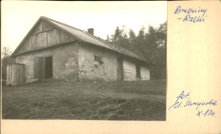 dom ze stajnią, skan 2