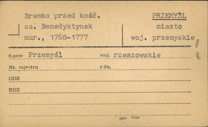 bramka przed kość. ss. Benedyktynek, skan 1