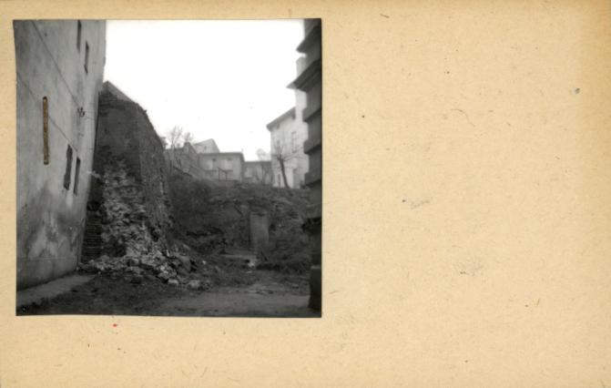 bastion płn.-zach. na tył. domu, skan 2