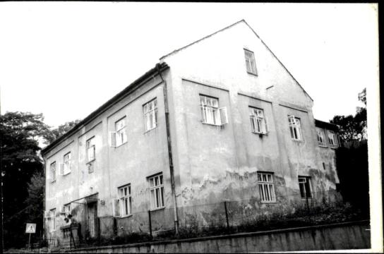 dwór lub ochronka, dom, skan 4