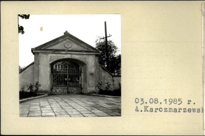 brama - zespół kościoła, skan 3