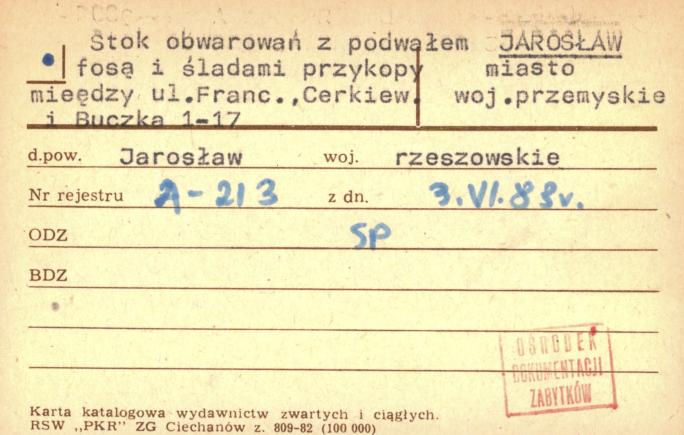stok obwarowań z podwałem, fosą i śladami przykopy, skan 1