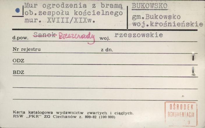 mur ogrodzenia z bramą, skan 1