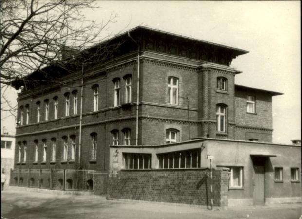 dom (biurowiec zakł. mięsnych), skan 3