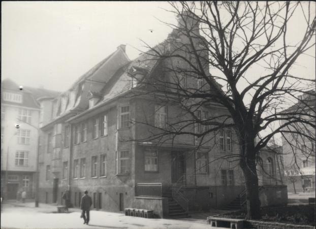 dom - przychodnia, skan 5