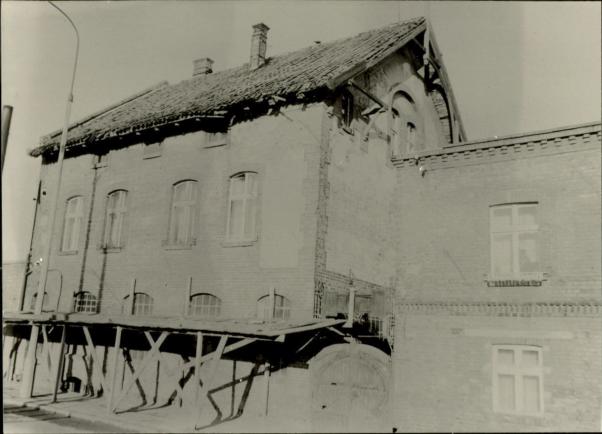 dom mieszkalny ob. siedziba S-ni, skan 4