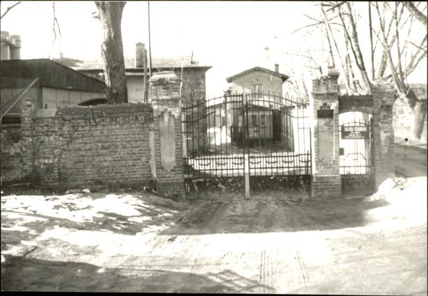 brama wjazdowa, skan 2