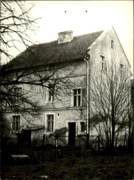 dom - apteka, skan 3