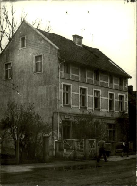 dom - apteka, skan 4