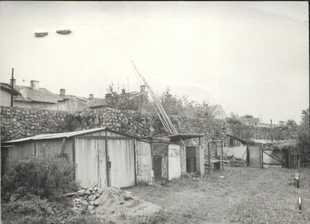 odcinek murów wzdłuż ul. Wąskiej (od zewnątrz), skan 2