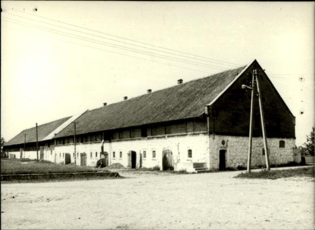 zespół pałacowo-folwarczny - obora, skan 2