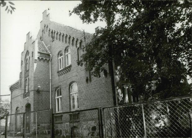 dom - d. pałacyk właściciela fabryki, skan 2