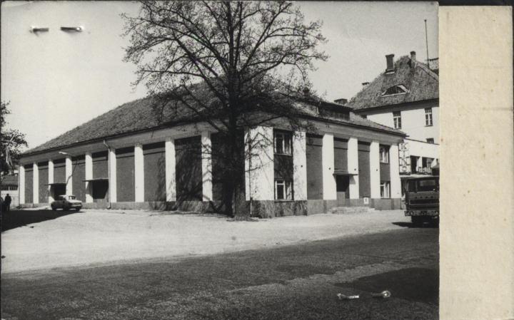 ujeżdżalnia, ob. kino Grunwald, skan 2