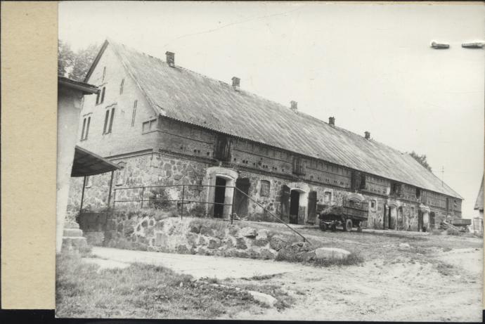 zespół folwarczny - stajnia, skan 2