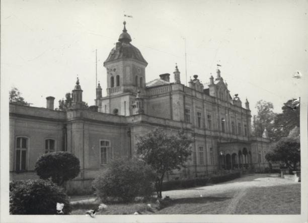 pałac, ob. dyrekcja stadniny, skan 3