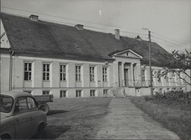 dwór, skan 8