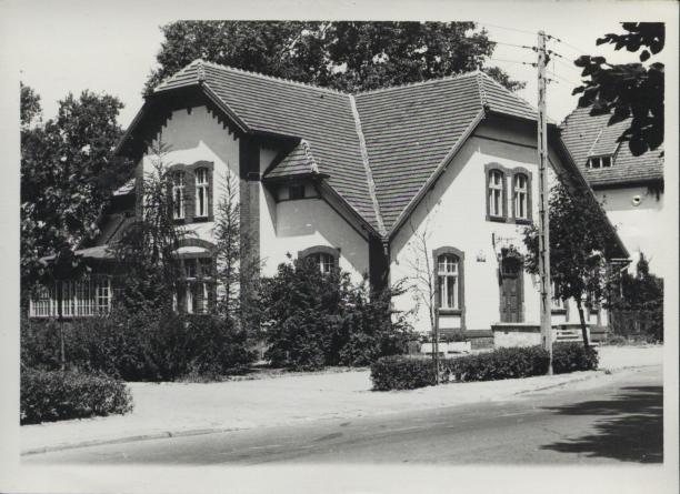 dom, ob. USC, skan 4