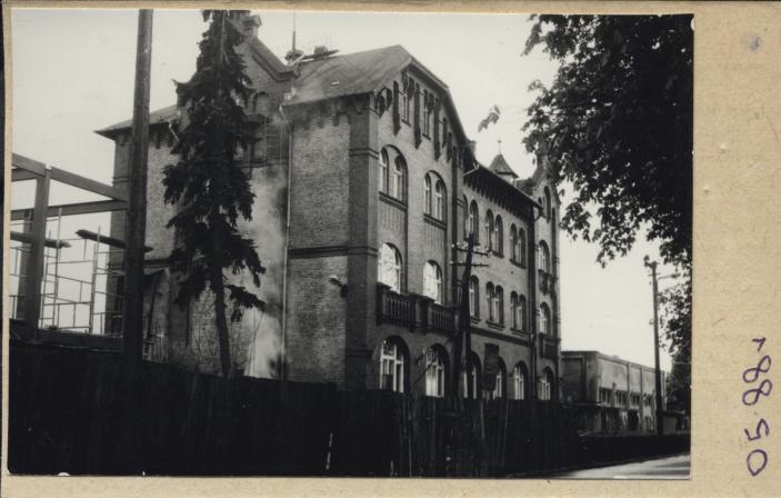 dom - biura, skan 2