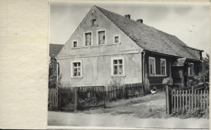 dom z budynkiem gospodarczym, skan 2