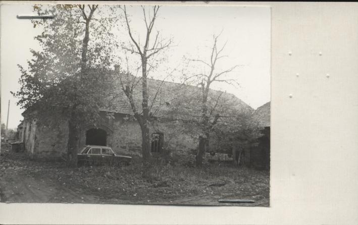 czworak w zespole folwarcznym, skan 2