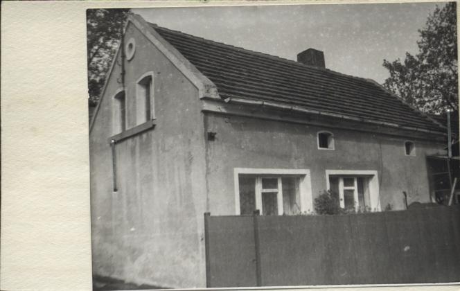 dom z budynkiem gospodarczym, skan 2