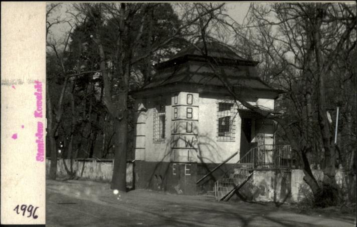 budynek bramny przy pałacyku, skan 2