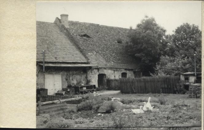 zespół dworski - budynek gospodarczy III, skan 2