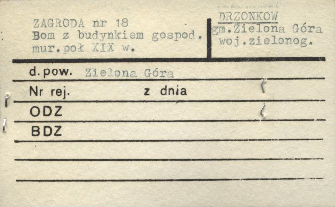 dom z budynkiem gospodarczym, skan 1