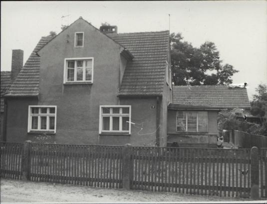 dom z budynkiem gospodarczym, skan 3