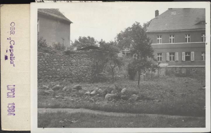 fragmenty murów miejskich, skan 3
