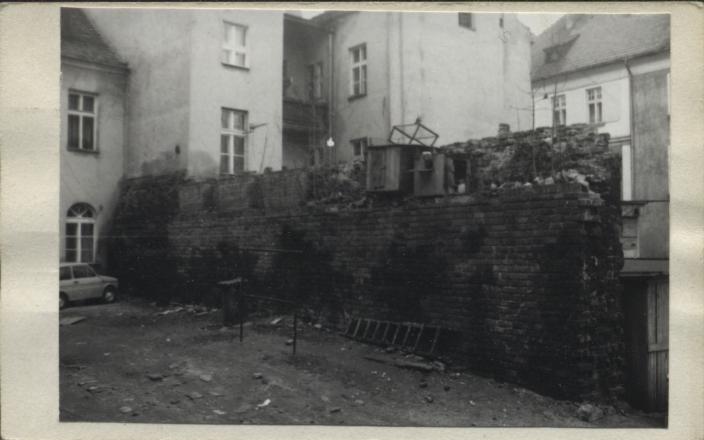 fragment murów, skan 2