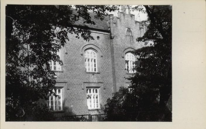 sierociniec, ob. klasztor salezjanek, skan 2