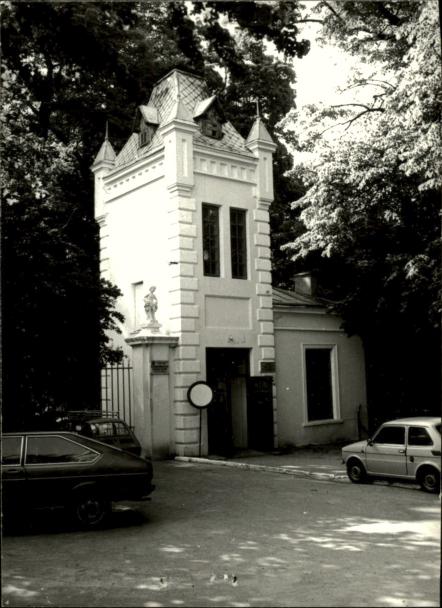 brama wjazdowa, skan 2