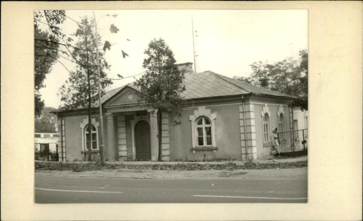 koszarka drogowa (Belwederek), ob. pogotowie ratunkowe, skan 2