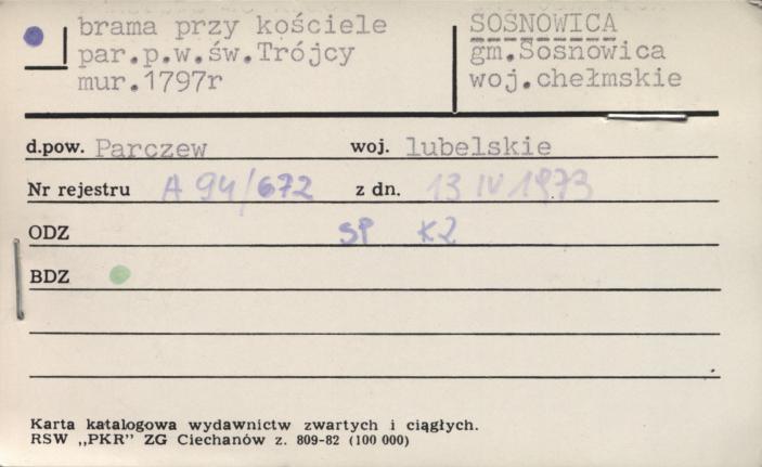 brama przy kościele par. p. w. św. Trójcy, skan 1