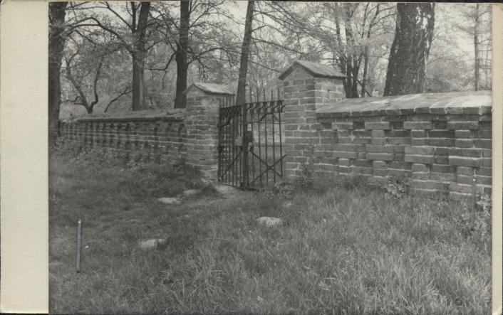 mur cmentarny, skan 2