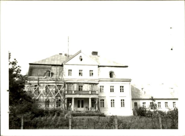 dwór, skan 4