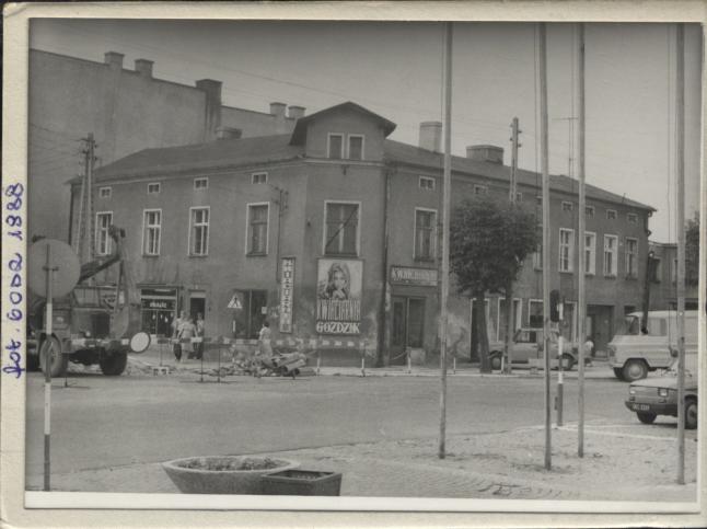 dom mieszkalny, sklepy, usługi, skan 2