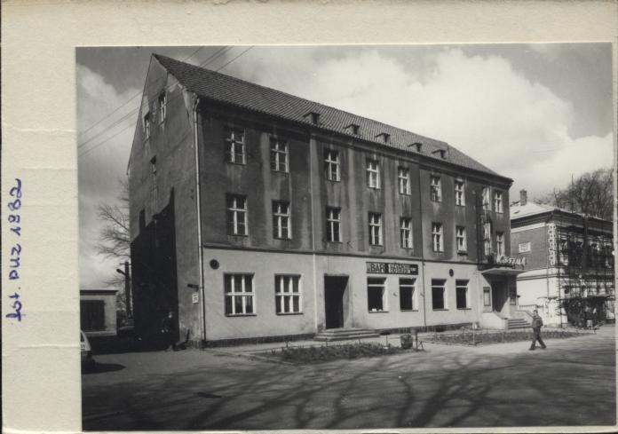 dom mieszkalny, bar, kino, skan 2